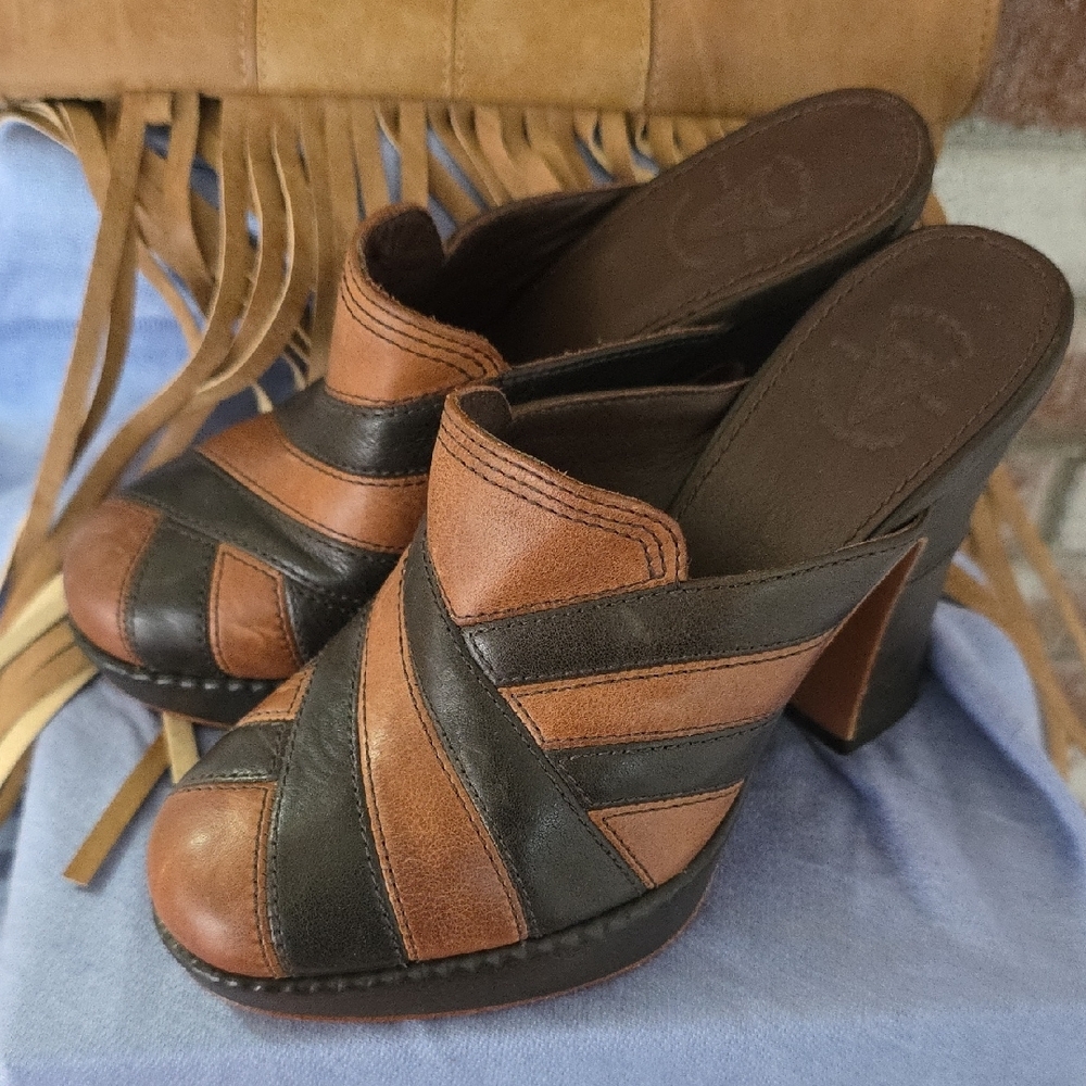 Frye Brown and Black Leather Mules - Picture 17 of 17